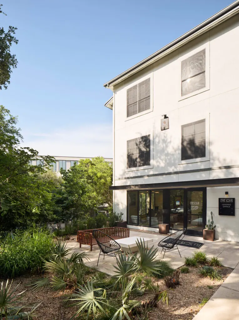 1221 South Congress